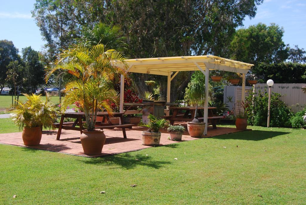 Regency Waterfront Noosa Aparthotel Noosaville Bagian luar foto