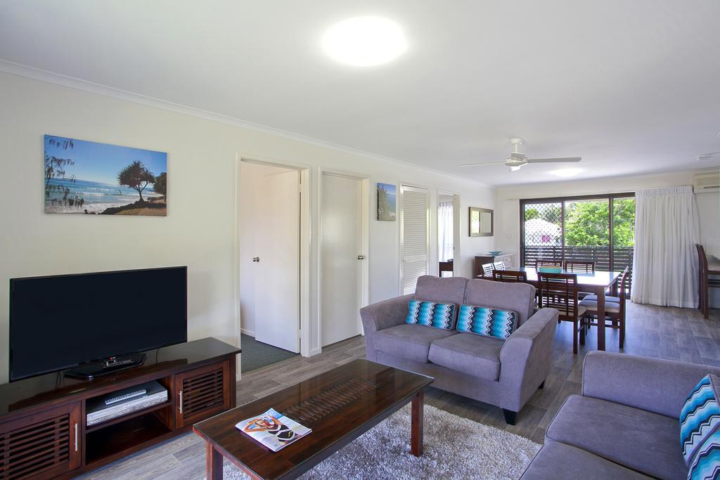 Regency Waterfront Noosa Aparthotel Noosaville Bagian luar foto