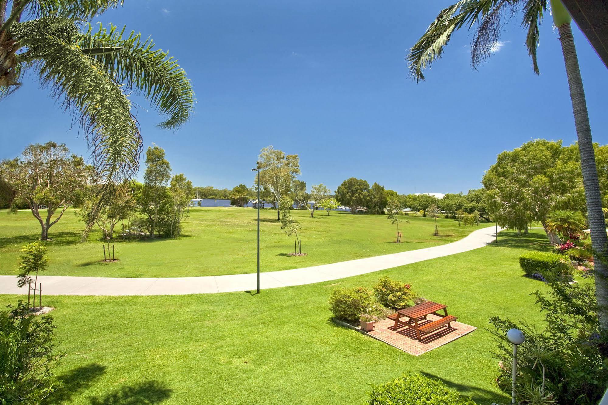 Regency Waterfront Noosa Aparthotel Noosaville Bagian luar foto
